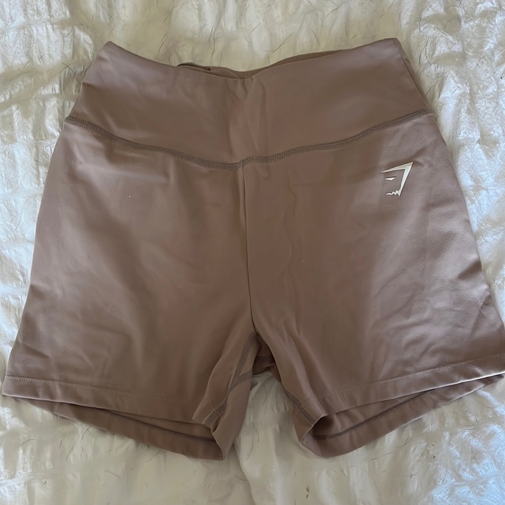 GYMSHARK Nude Shorts